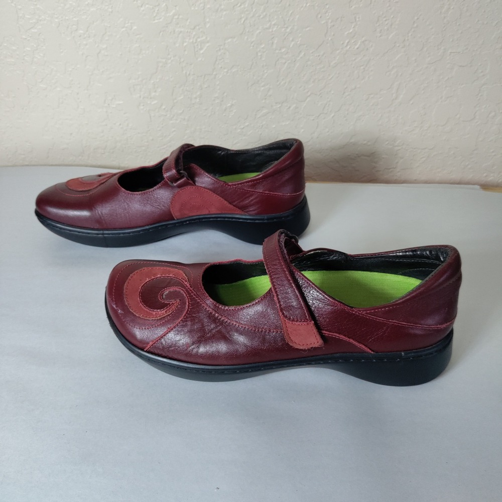 Naot Burgundy Leather Swirl Mary Jane Shoes Womens 41 Comfort Flats Burgundy